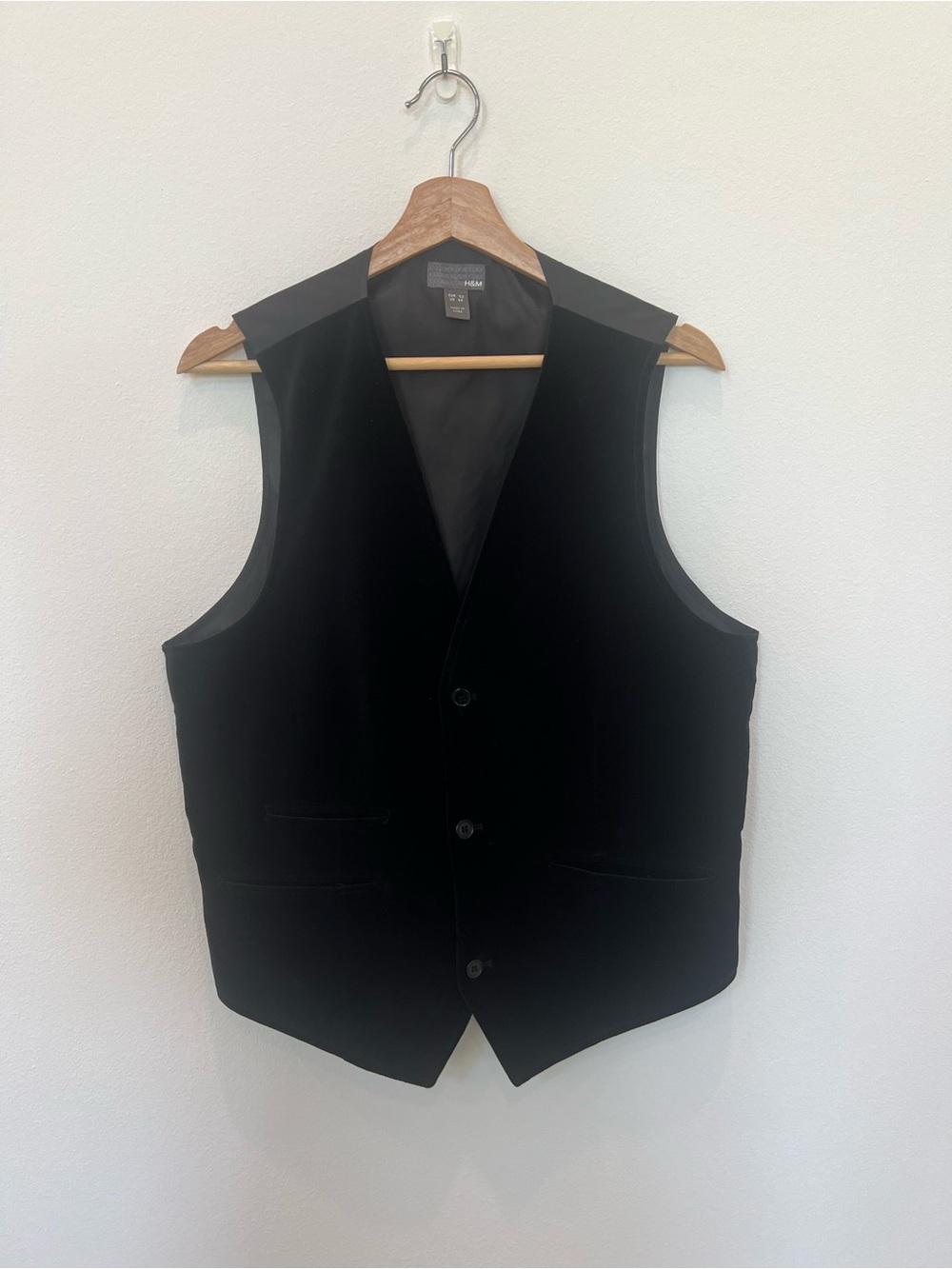 H&M Men’s Size 42 Black Velvet Dress Vest